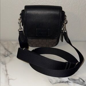 Coach Lucas Crossbody in signature Jacquard